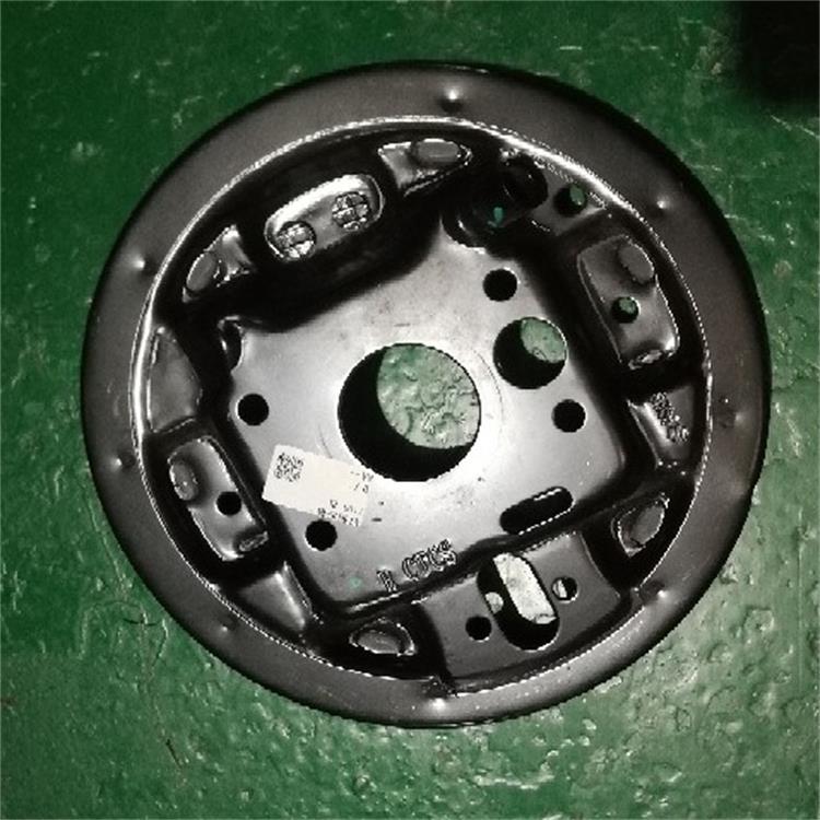 衝壓模具下機操作人員應該注意這些（xiē）事