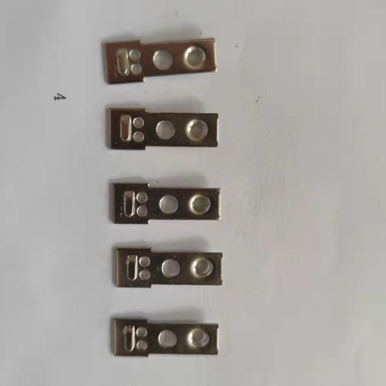 五金衝壓（yā）件廠裏普通衝孔（kǒng）模可衝裁（cái）的小孔徑 